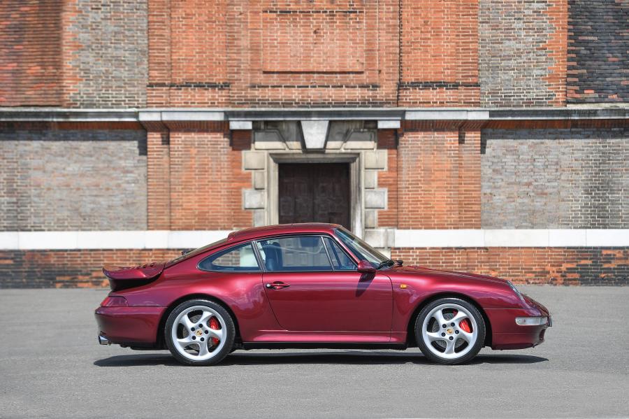  Porsche 911 Turbo 3.6 Coupe 1995 года  (UK) (фото 16 из 26)